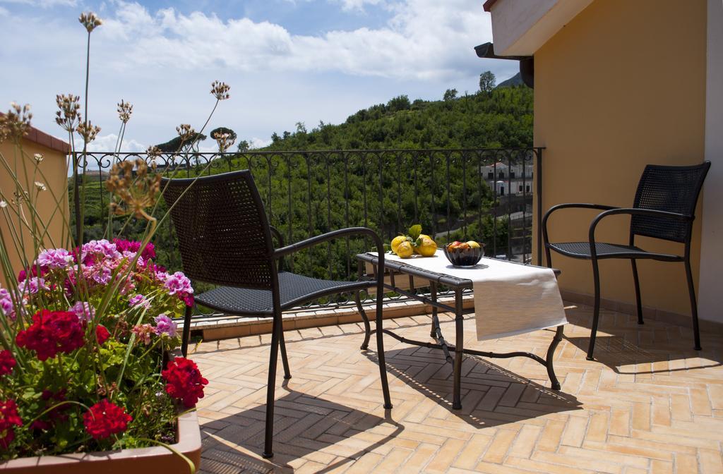Residence Zelzar Vietri sul Mare Exterior photo