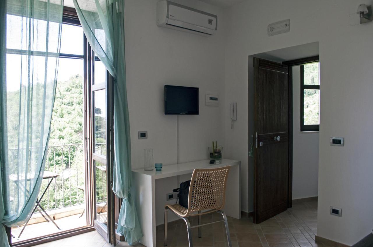 Residence Zelzar Vietri sul Mare Room photo